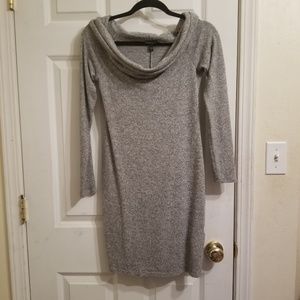 Simple fitted dress